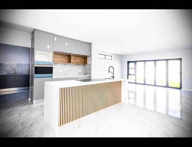 4 BEDROOM FREEHOLD FOR SALE IN SANDOWN